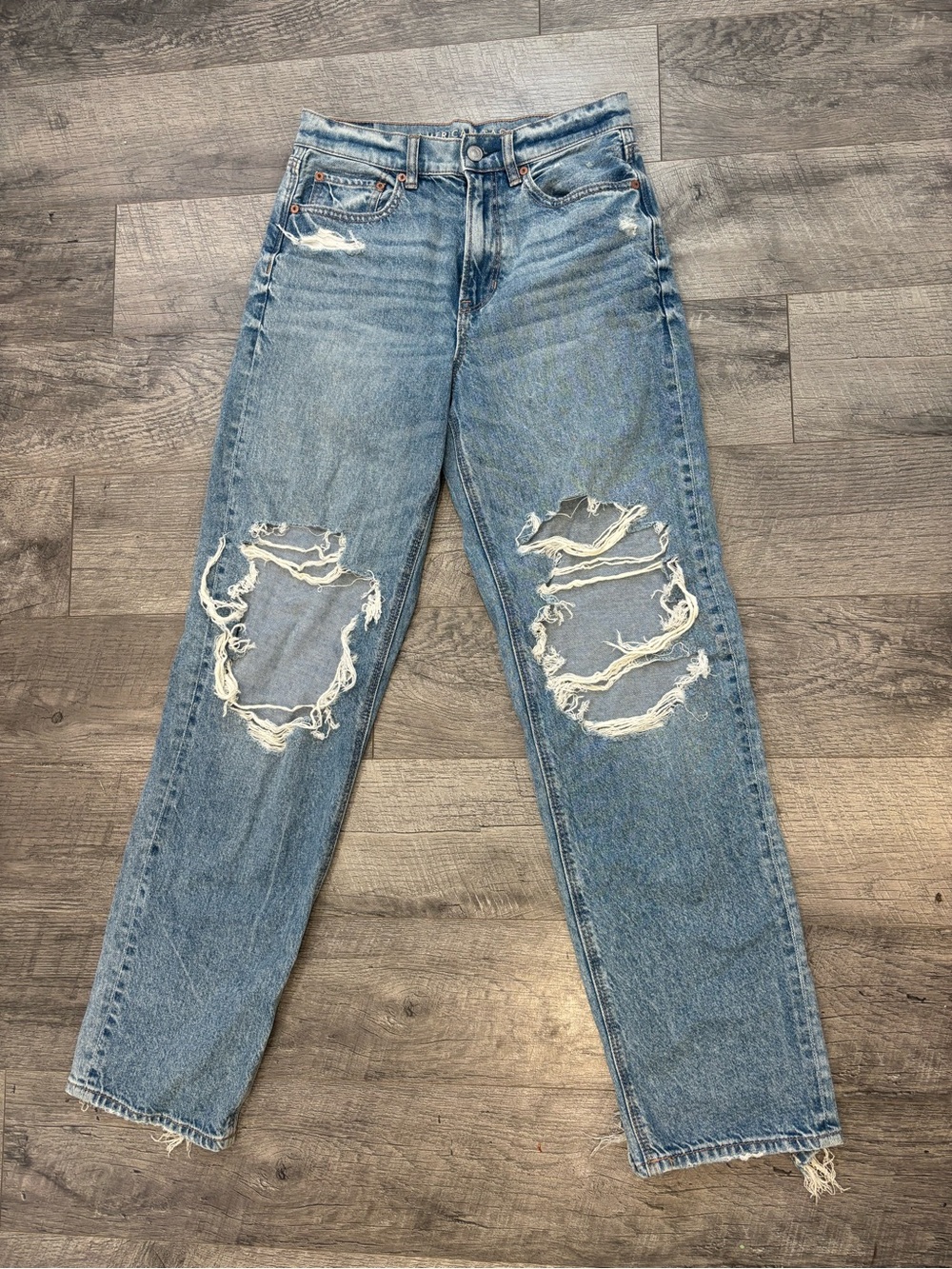 American Eagle Light Blue Denim Jeans with Contrast Stitching